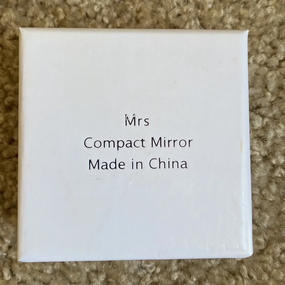 Compact Mirror - Picture 6 of 6